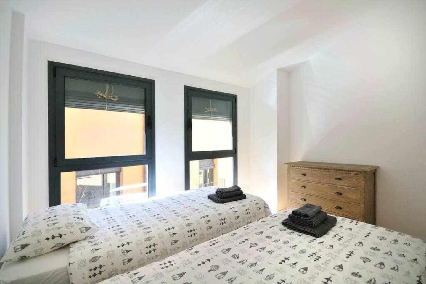 Stunning Apartment W Amazing Views In ז'ירונה מראה חיצוני תמונה